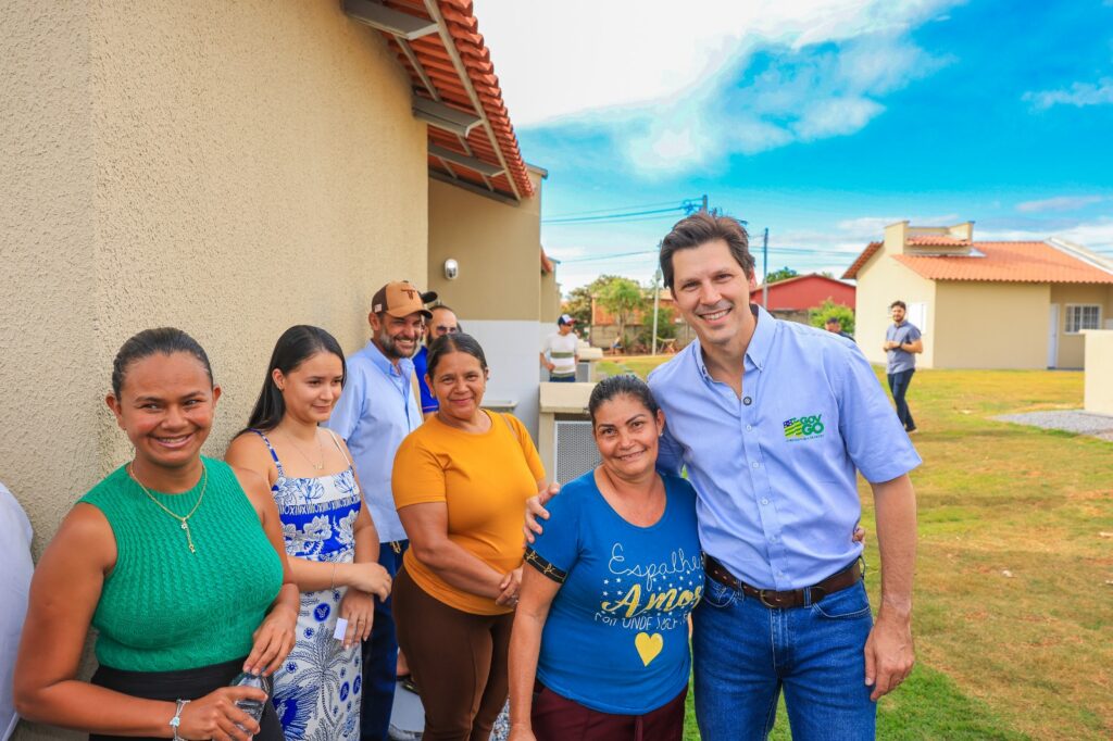 Daniel Vilela amplia política habitacional com entrega de 651 moradias em maio
