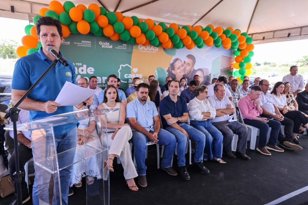 Daniel Vilela entrega casas do programa Ter Onde Morar em Mutunópolis