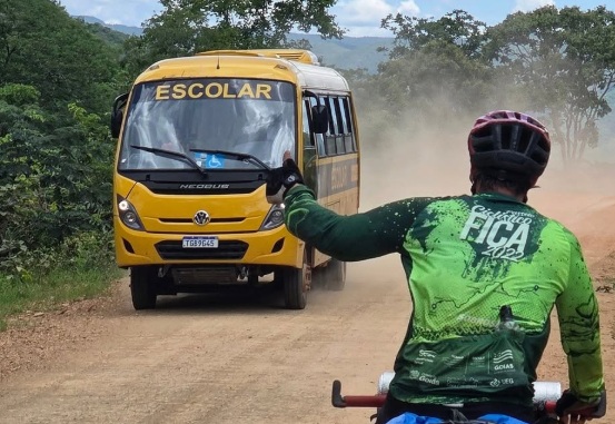 Pesquisador percorre mil quilômetros de bicicleta para estudar trilhas no Cerrado