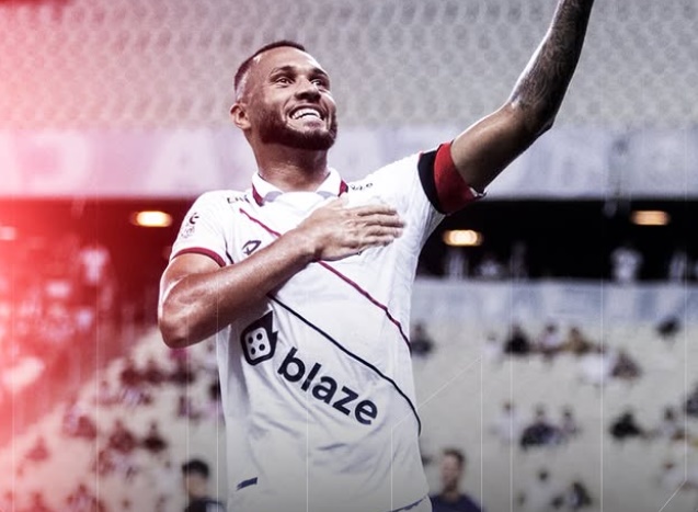Atlético-GO vence o Ceará com pênalti de Gustavo Coutinho