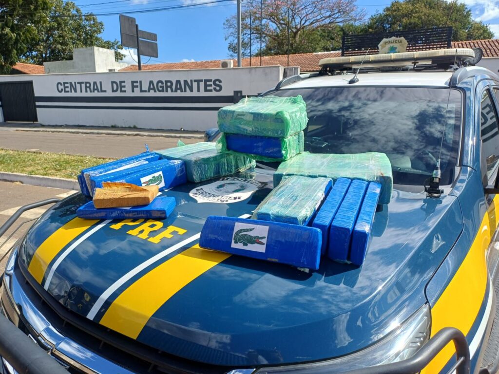 PRF intercepta 50 kg de maconha e prende mulher em Trindade