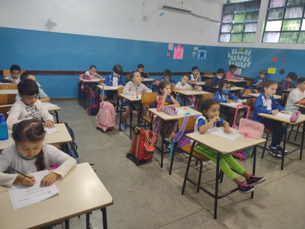 Anselmo Pereira encaminha à Câmara de Goiânia PL que reajusta salário de servidores da Educação
