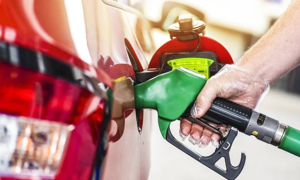 Petrobras anuncia alta de R$ 0,04 na gasolina vendida a distribuidoras
