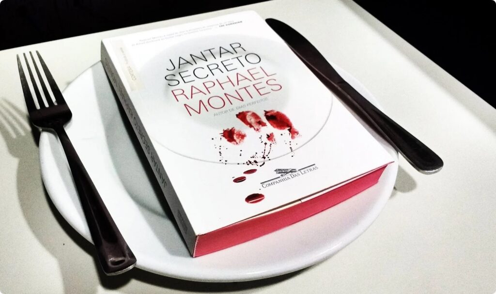 Livro brasileiro 'Jantar Secreto' ganha destaque em lista do jornal 'The New York Times'