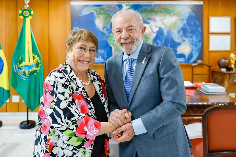 Lula reafirma apoio à candidatura de Michelle Bachelet à ONU após reunião no Planalto
