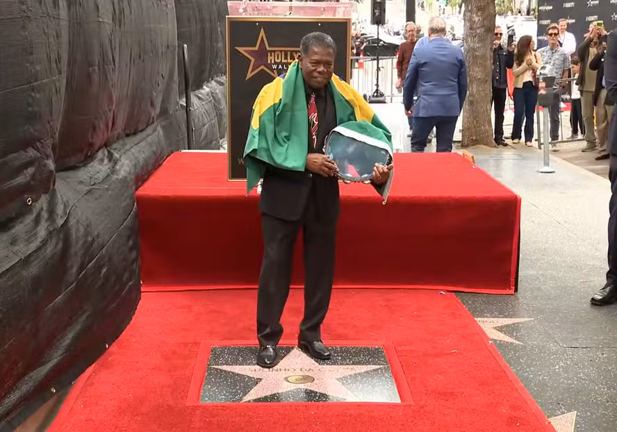 Paulinho da Costa se torna 1º brasileiro a ganhar estrela na Calçada da Fama: ‘Não é só minha, é nossa’