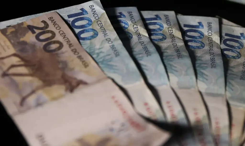 Endividamento das famílias segue em 49,8% em junho, revela BC