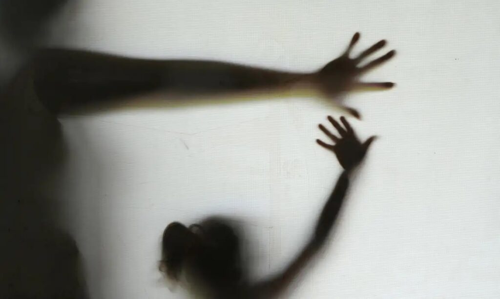Violência sexual atinge 64 meninas por dia no país
