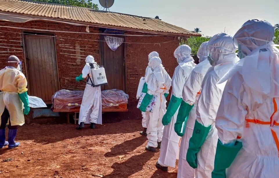 Casos de Ebola aumentam quase 40% em uma semana e surto é o pior já registrado, aponta CDC