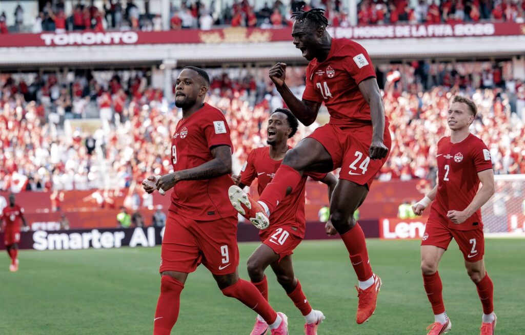 Canadá pressiona, Bósnia segura empate e anfitriões pontuam pela primeira vez em Copas