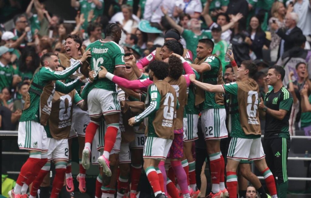 México vence África do Sul na abertura da Copa do Mundo por 2 a 0
