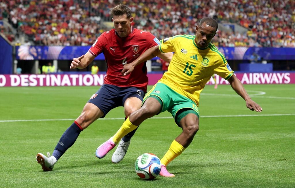 República Tcheca sai na frente, mas África do Sul arranca empate