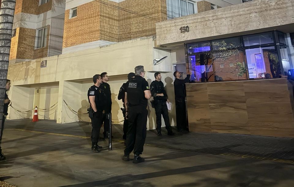 Polícia faz operação em Goiás contra grupo suspeito de movimentar dinheiro de golpe do falso advogado