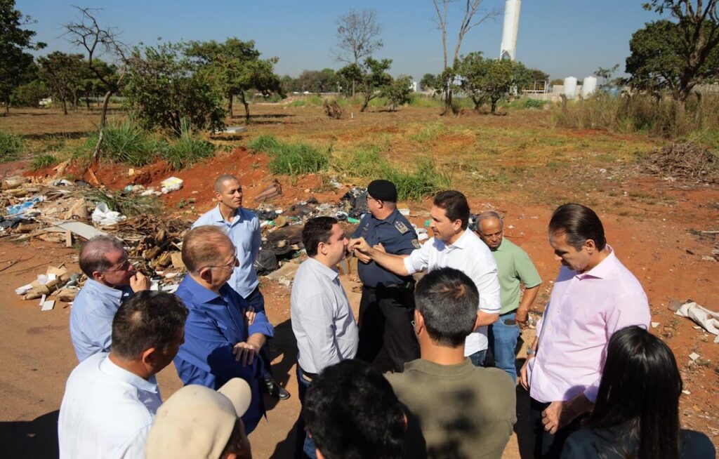 Leandro Vilela vistoria região das concreteiras e anuncia endurecimento da fiscalização ambiental em Aparecida