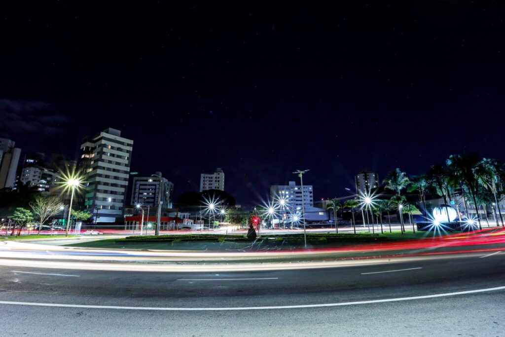 Programa Brilha Goiânia resolve mais de 93% dos chamados envolvendo iluminação pública