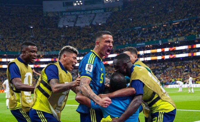 Colômbia estreia com vitória sobre o Uzbequistão e assume liderança do Grupo K da Copa do Mundo