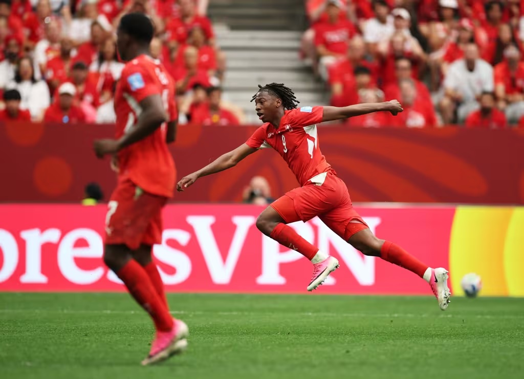 Suíça derrota Canadá e avança em primeiro lugar no Grupo B