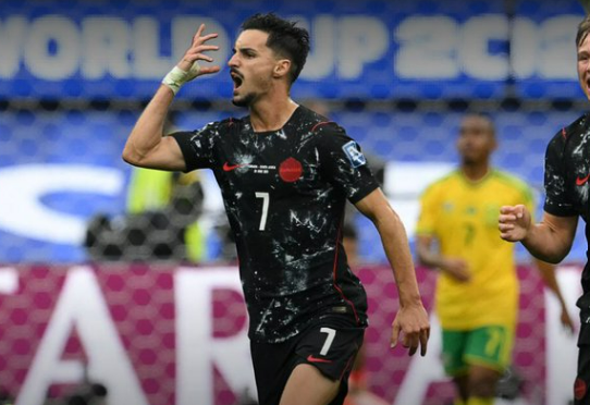 Canadá vence África do Sul e vai às oitavas da Copa