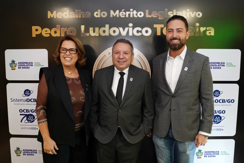 Cooperativismo goiano celebra homenagens e apresenta propostas a candidatos das eleições 2026; veja fotos