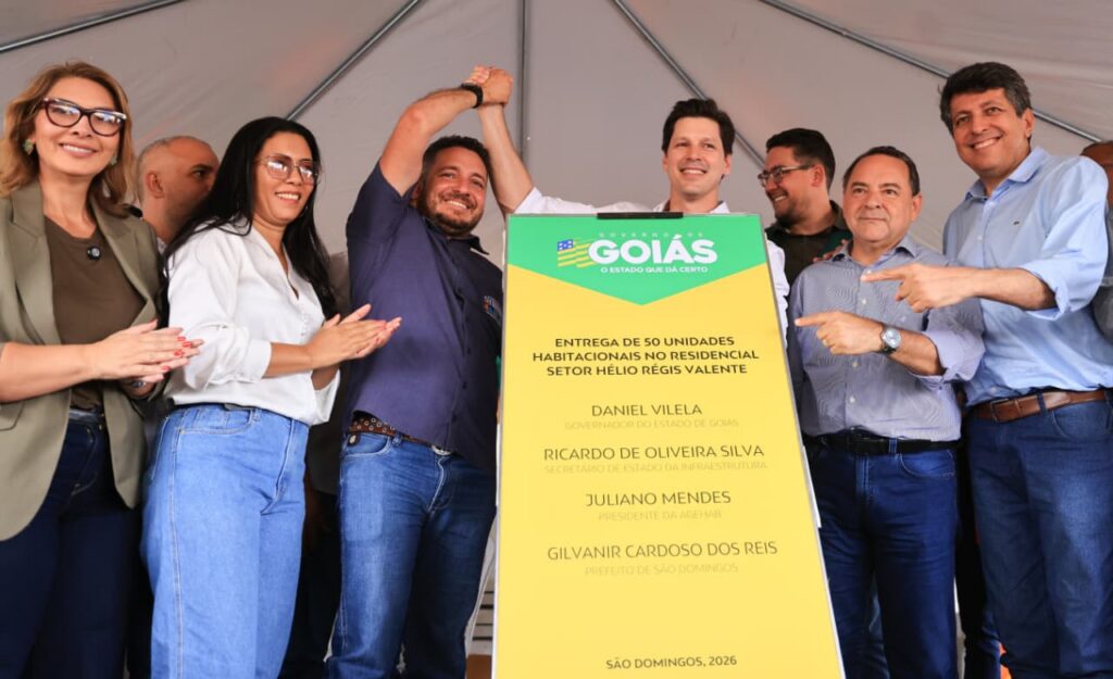 Daniel Vilela entrega 87 casas a custo zero em São Domingos e Cavalcante