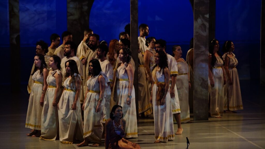 Basileu França apresenta ópera 'La Traviata' em Goiânia
