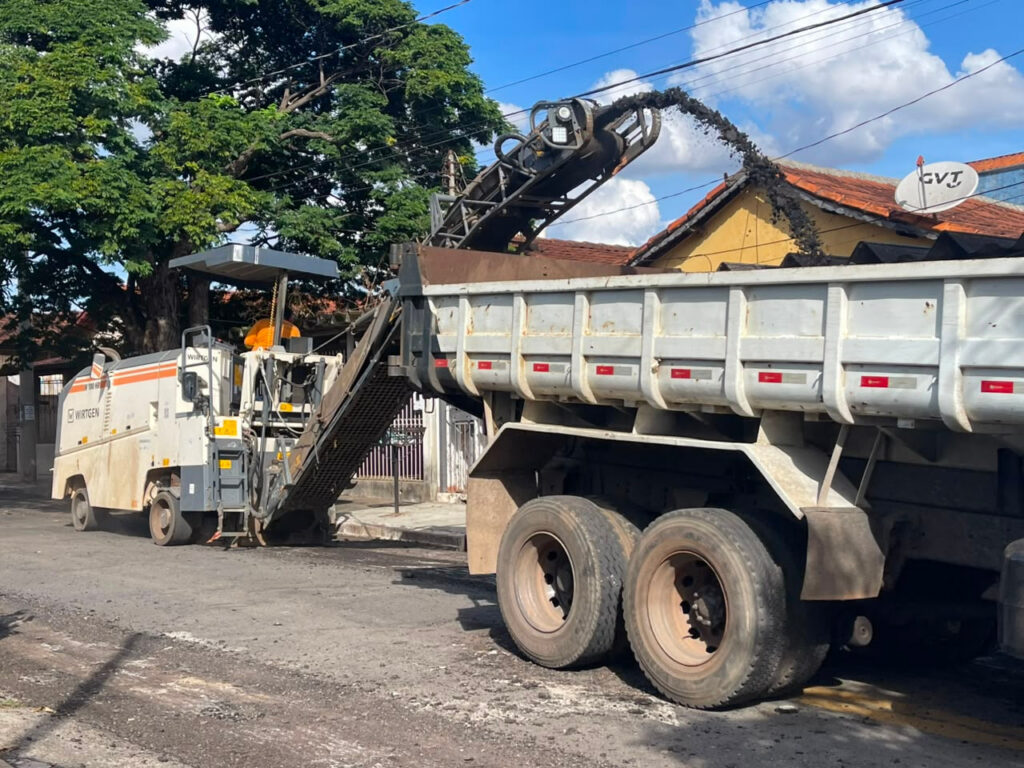 Seinfra inicia recapeamento de 13 ruas do setor Campinas em Goiânia