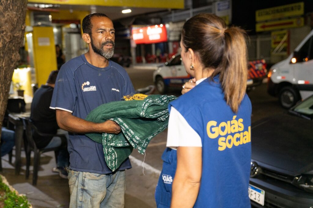 Em nova onda de frio, Governo de Goiás reforça campanha Aquecendo Vidas