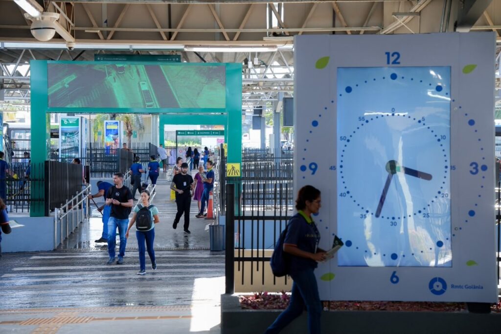 Governo de Goiás reforça transporte coletivo com operação 24 horas na Festa do Divino Pai Eterno