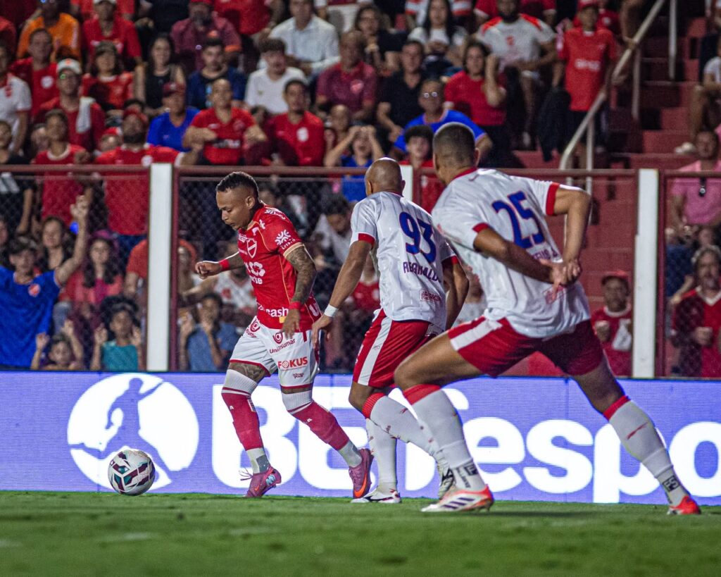 Vila Nova vence o Náutico por 4 a 3 pela Série B