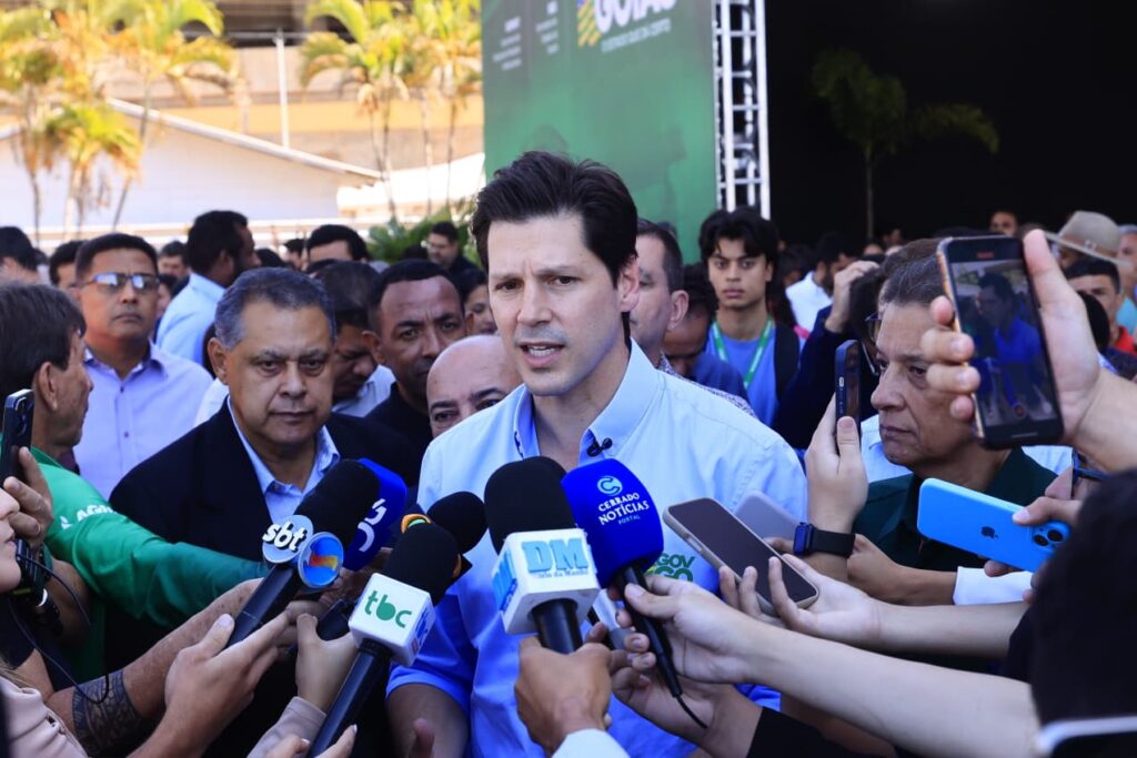 Daniel Vilela entrega equipamentos a 156 municípios goianos e fala em “governo municipalista”
