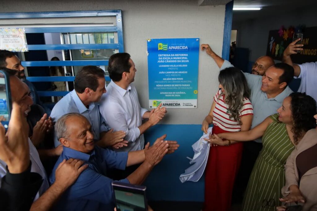 Leandro  Vilela entrega reforma da Escola Municipal João Cândido da Silva