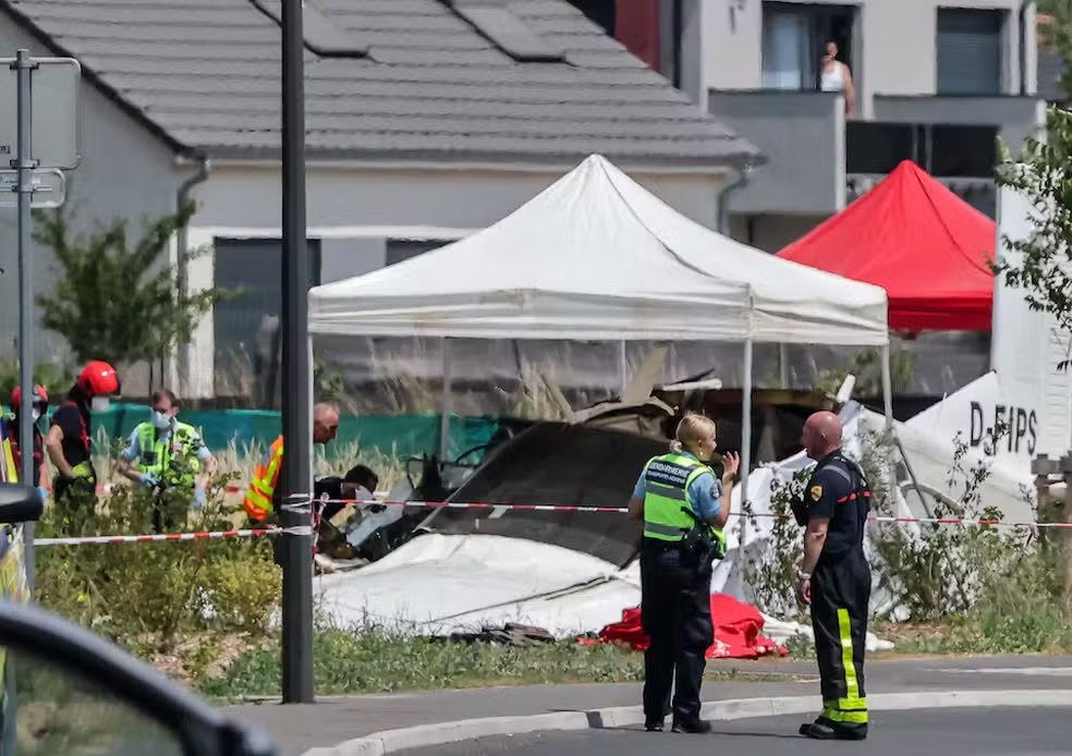 Acidente com avião deixa 11 mortos na França, diz agência