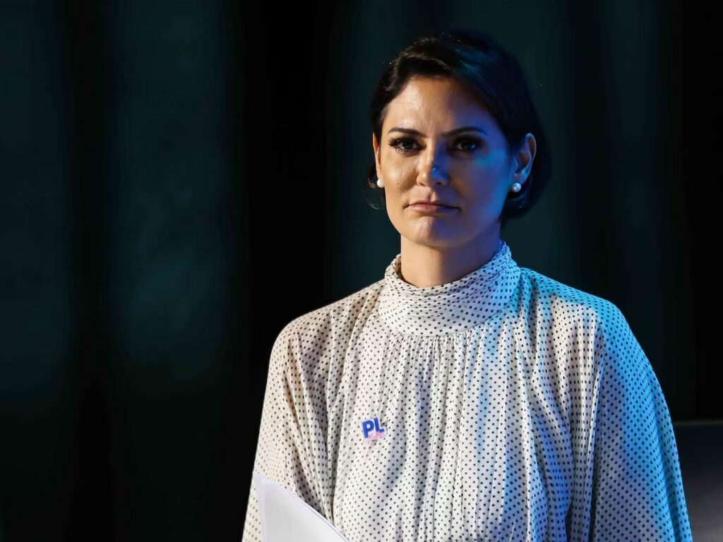 Michelle Bolsonaro convoca apoiadores a fiscalizarem transparência das eleições