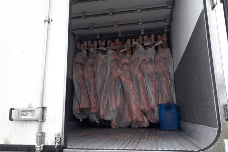 Homem é condenado por transportar 529 kg de cocaína em carga de carne em Goiás