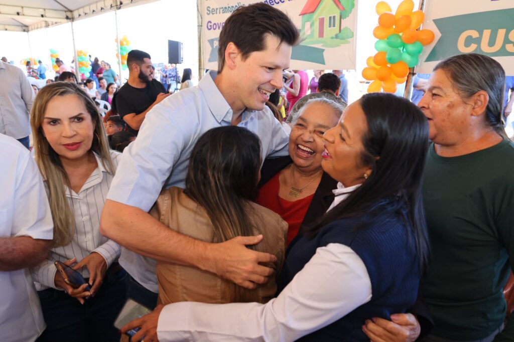 Daniel Vilela entrega 50 casas a custo zero em Serranópolis