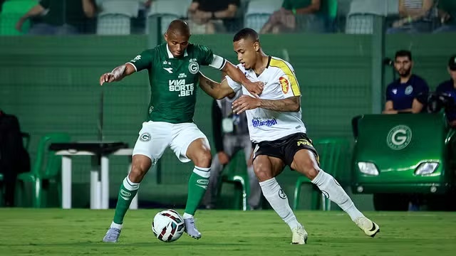 Goiás perde para o Novorizontino no estádio da Serrinha em Goiânia 