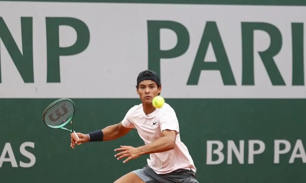 Tenista goiano Luis Guto Miguel vai à final juvenil em Roland Garros