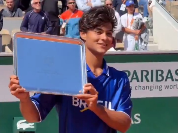 Goiano Guto Miguel vence final em Paris e é campeão juvenil de Roland Garros