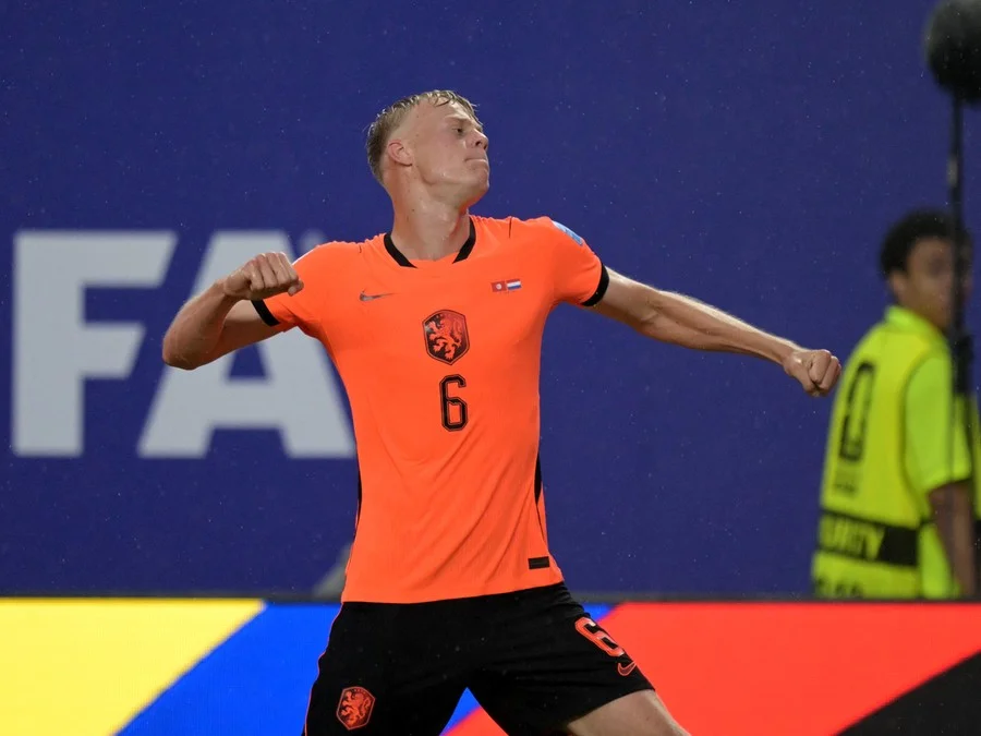 Holanda vence Tunísia, classifica em primeiro do grupo e sai do caminho brasileiro