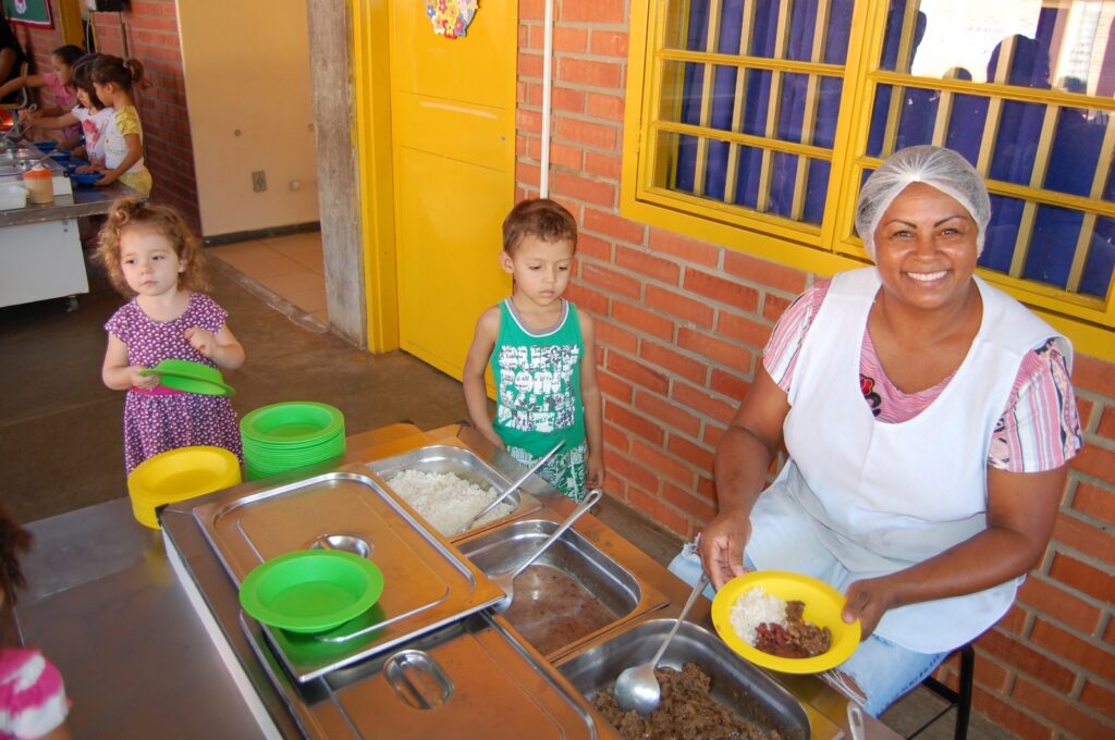 Concurso vai premiar merendeiras de escolas municipais de Goiânia 