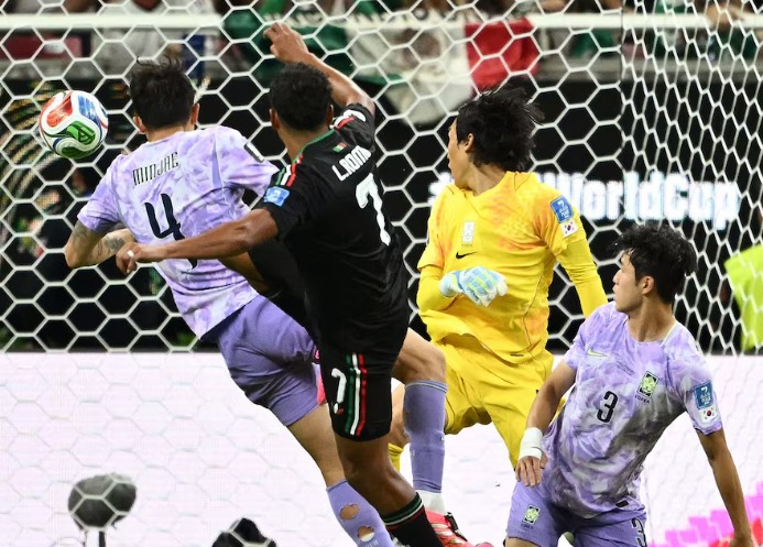 México aproveita lambança da Coreia do Sul e se classifica à 2ª fase da Copa após vaias