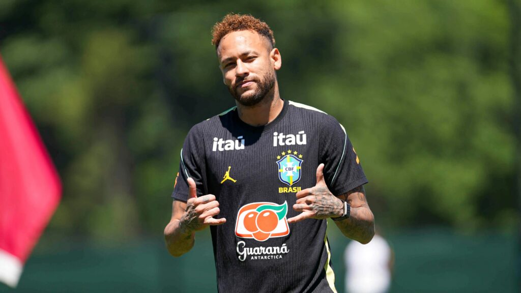 Neymar volta a treinar com a seleção a 2 dias do jogo contra o Haiti
