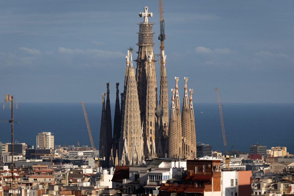Papa Leão XIV vai inaugurar torre central da Sagrada Família na Espanha, obra prima de Gaudí