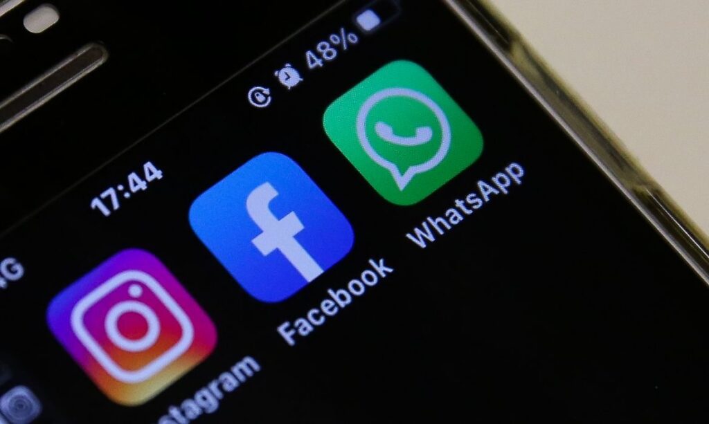 Reino Unido proíbe menores de 16 anos de usar redes sociais, incluindo TikTok e YouTube