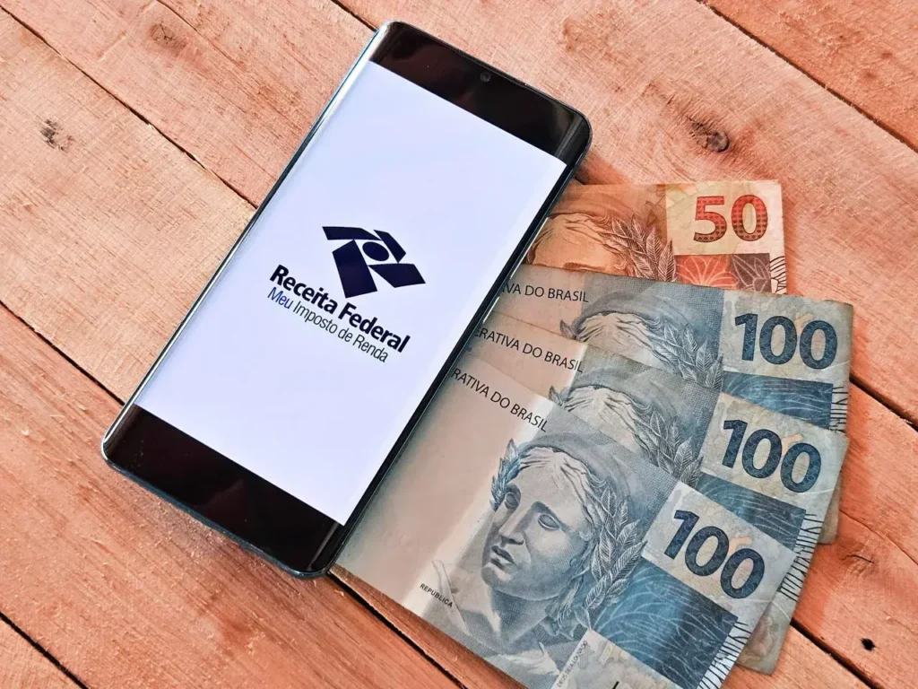 Receita paga nesta terça maior lote de restituição do IR da história