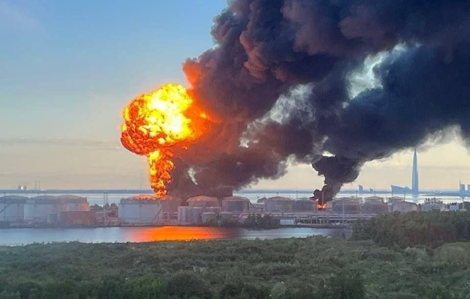 Ucrânia volta a atacar São Petersburgo com drones após Putin rejeitar oferta de Zelenski