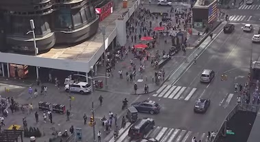 Tiros causam correria na Times Square em Nova York; suspeito é detido