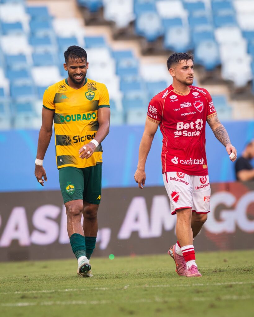 Vila Nova perde para o Cuiabá por 1 a 0 e deixa a liderança da Série B