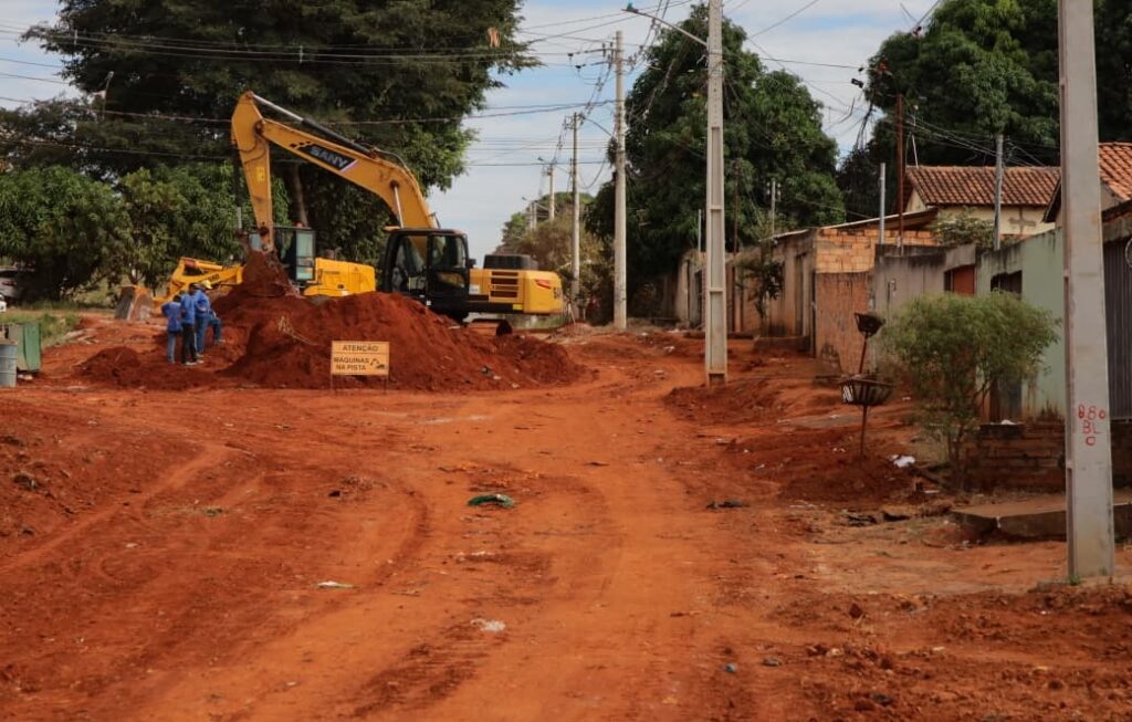 Prefeitura de Aparecida realiza obras de pavimentação nos bairros Rosa dos Ventos, Jardim Cristal e Esplanada