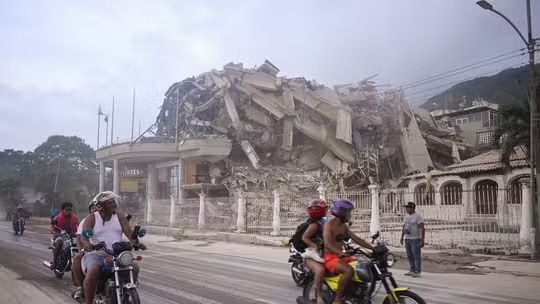 Sobe para 2.595 número de mortos em terremotos na Venezuela